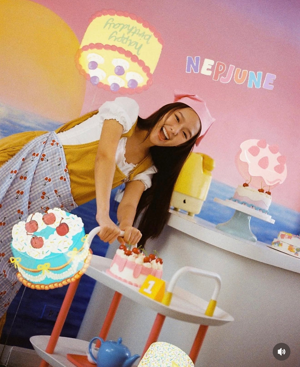 A girl has film Bake cake！（特效菲林）