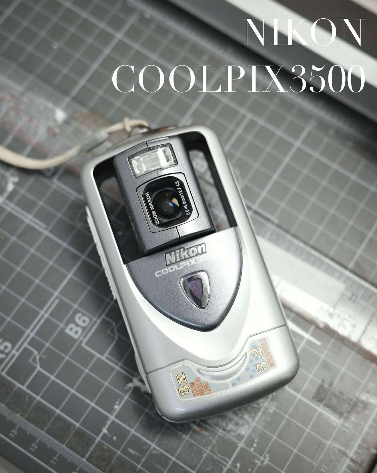 Nikon Coolpix2500（搖頭機可自拍）