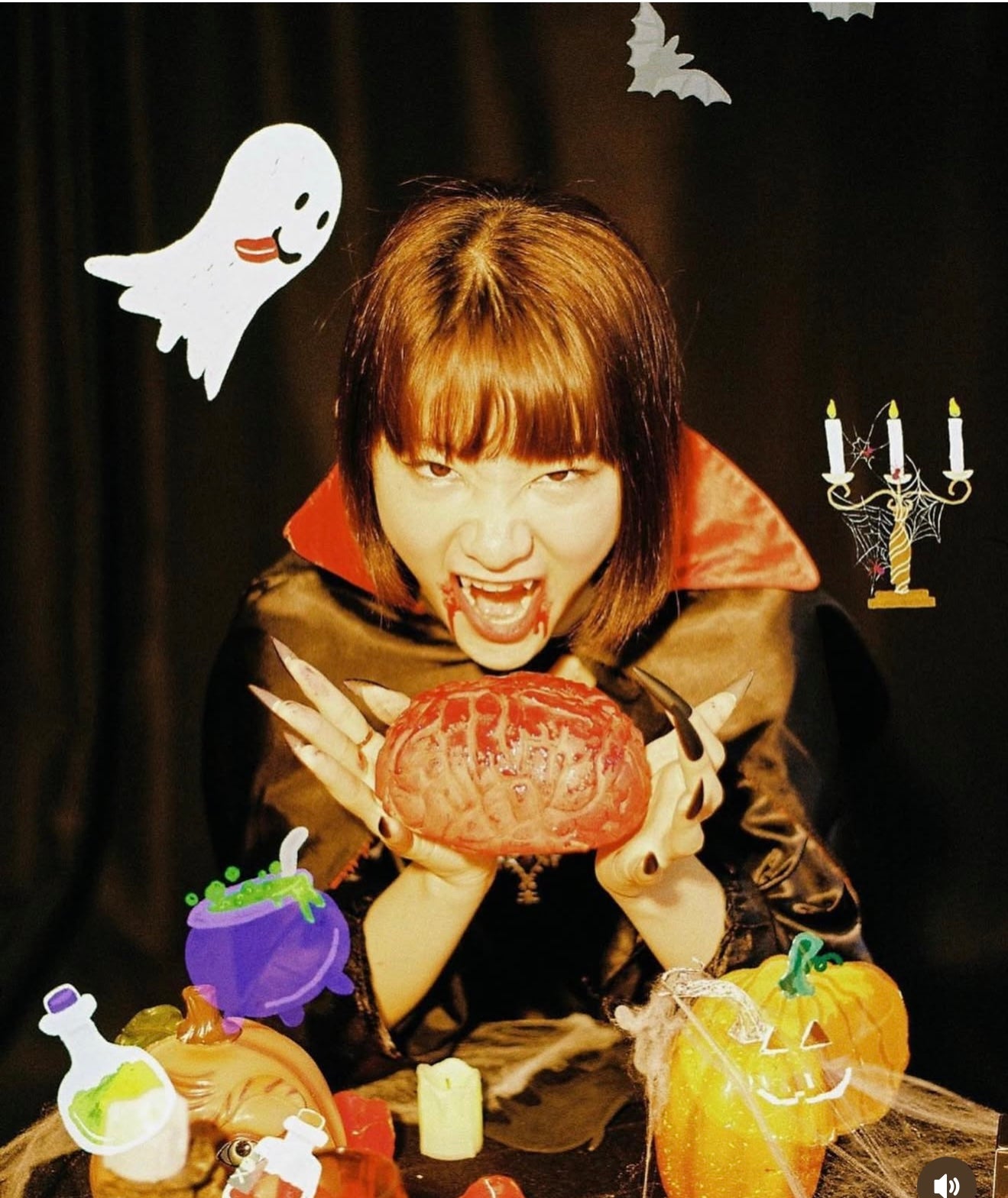 A girl has film Helloween（特效菲林）