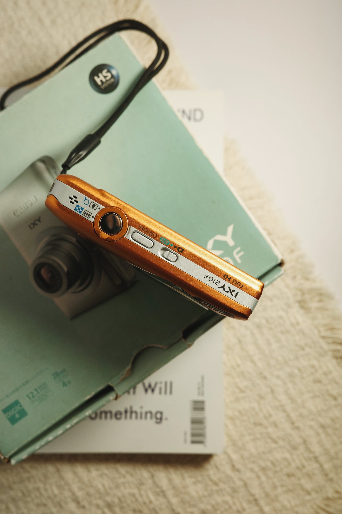 Canon ixus115hs with box